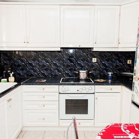 Sunny Apartment Near Metro Station เอเธนส์ ภายนอก รูปภาพ