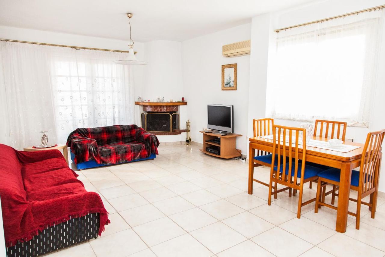 Sunny Apartment Near Metro Station เอเธนส์ ภายนอก รูปภาพ